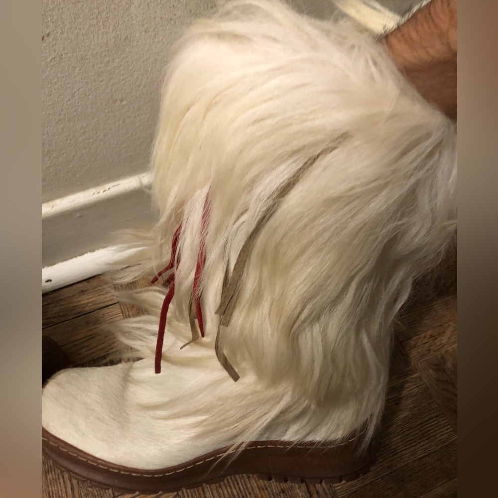 Pajar limited edition signature furry boots size 9